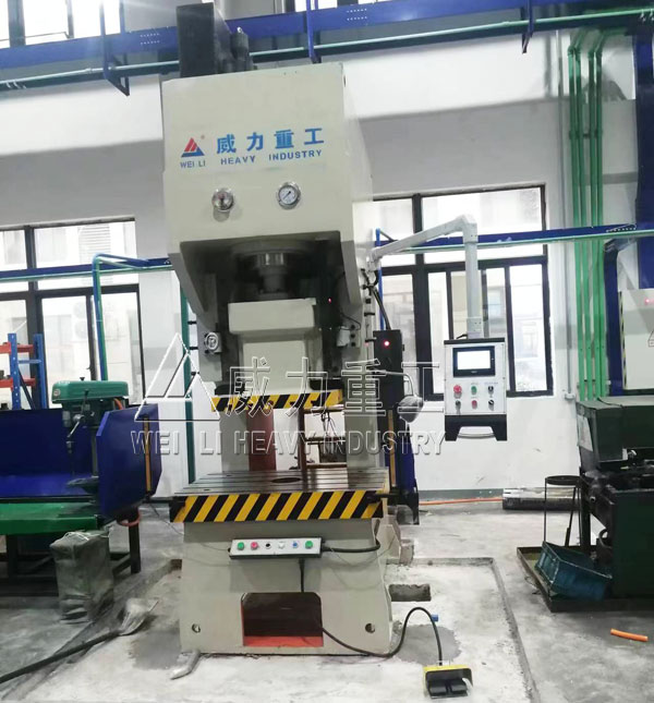 200噸液壓沖床